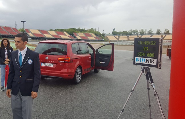 Seat réalise le record Guiness de 600 voitures 600